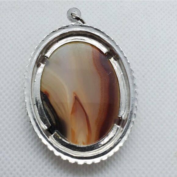 Cream & Brown Agate Stone Silver Framed Pendant - Picture 3 of 3